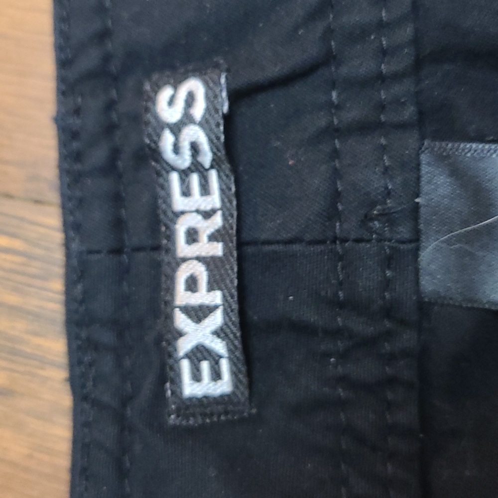 EXPRESS SHORTS - Picture 5 of 6